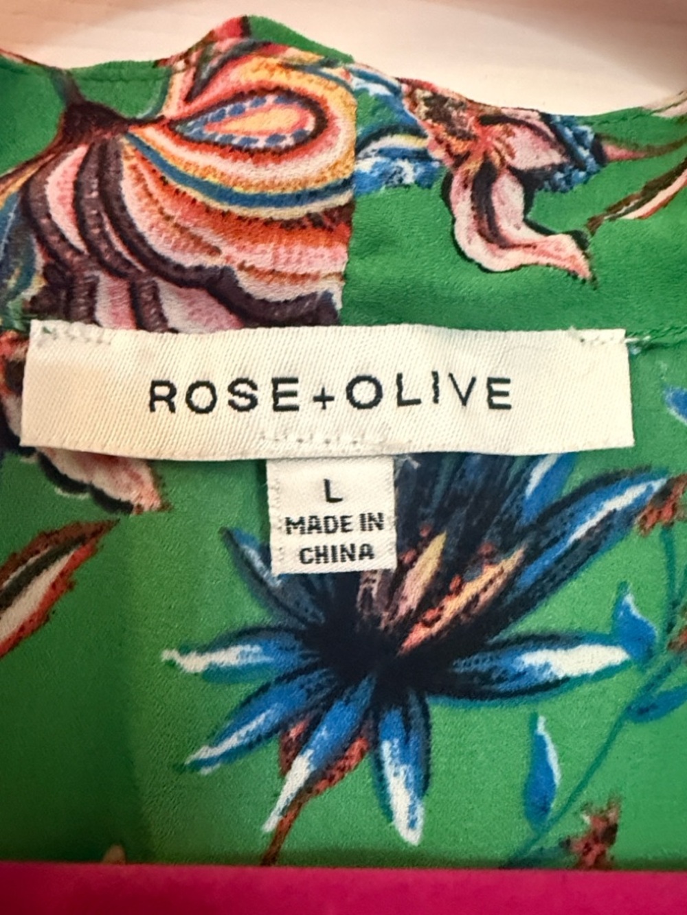 Rose & Olive Green Floral V-Neck Shell - Picture 2 of 4